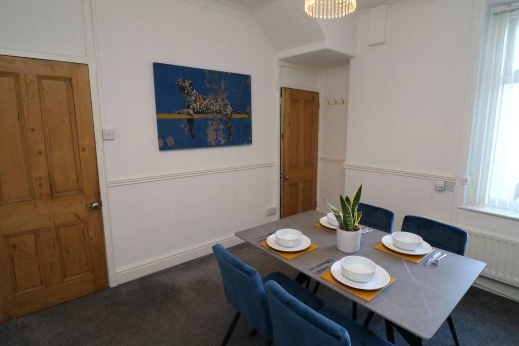 2 Bedroom Characterful House Lancaster Esterno foto