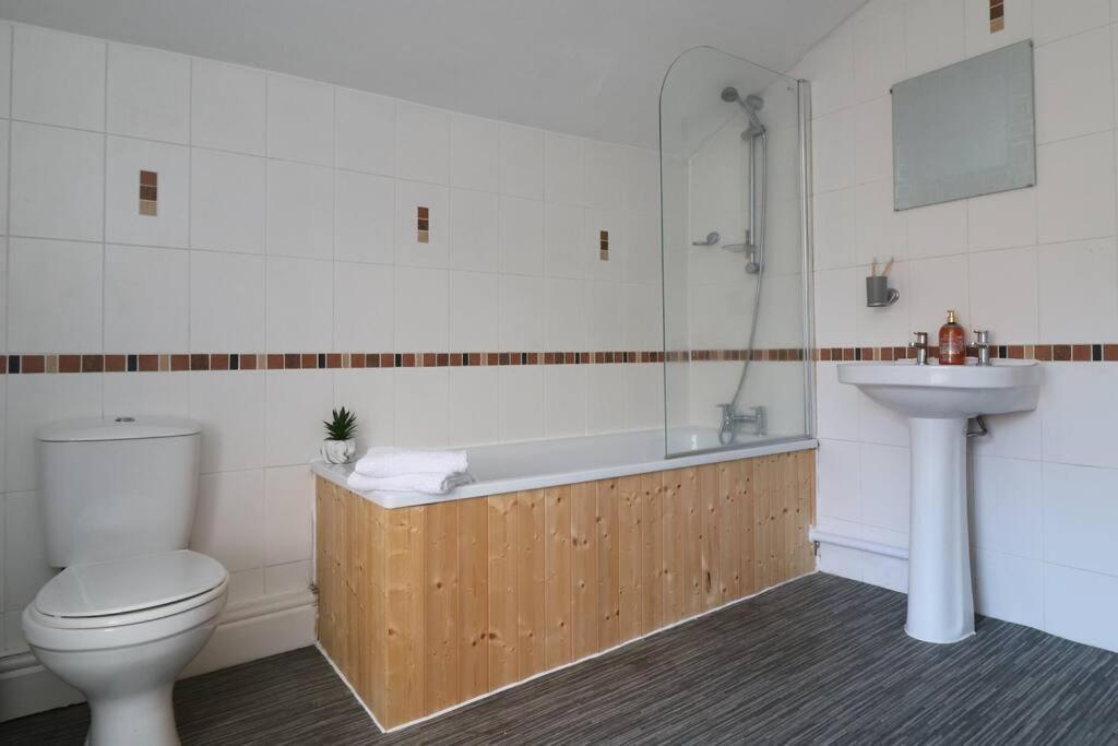 2 Bedroom Characterful House Lancaster Esterno foto