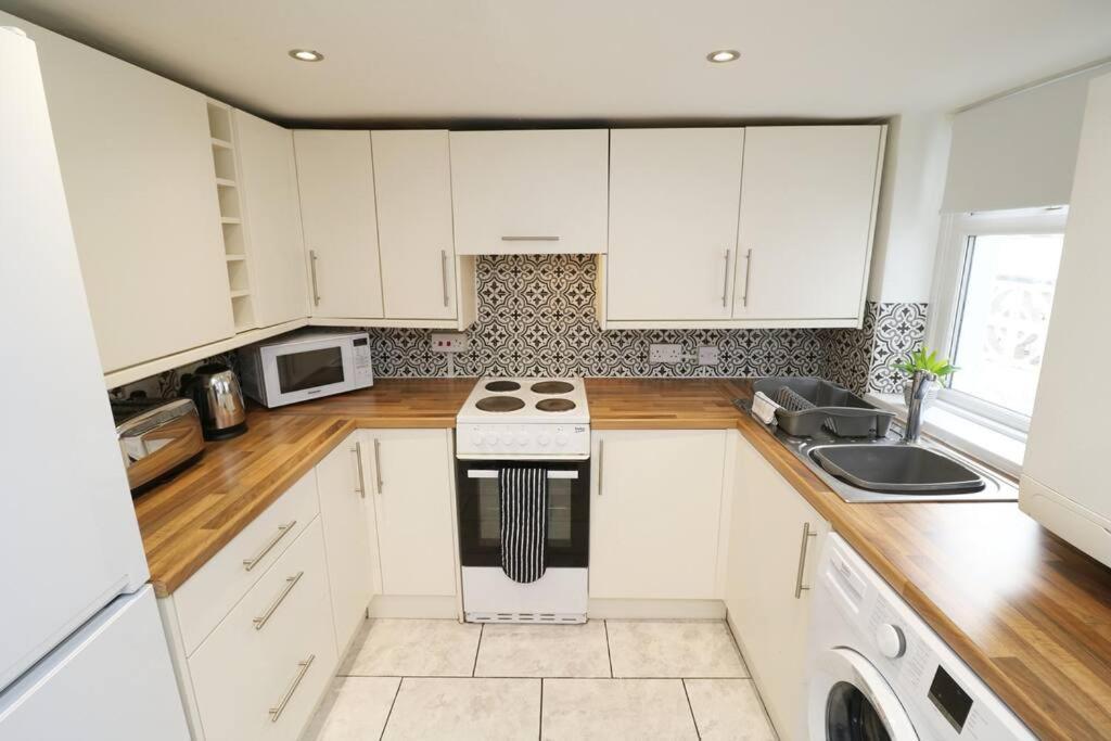 2 Bedroom Characterful House Lancaster Esterno foto